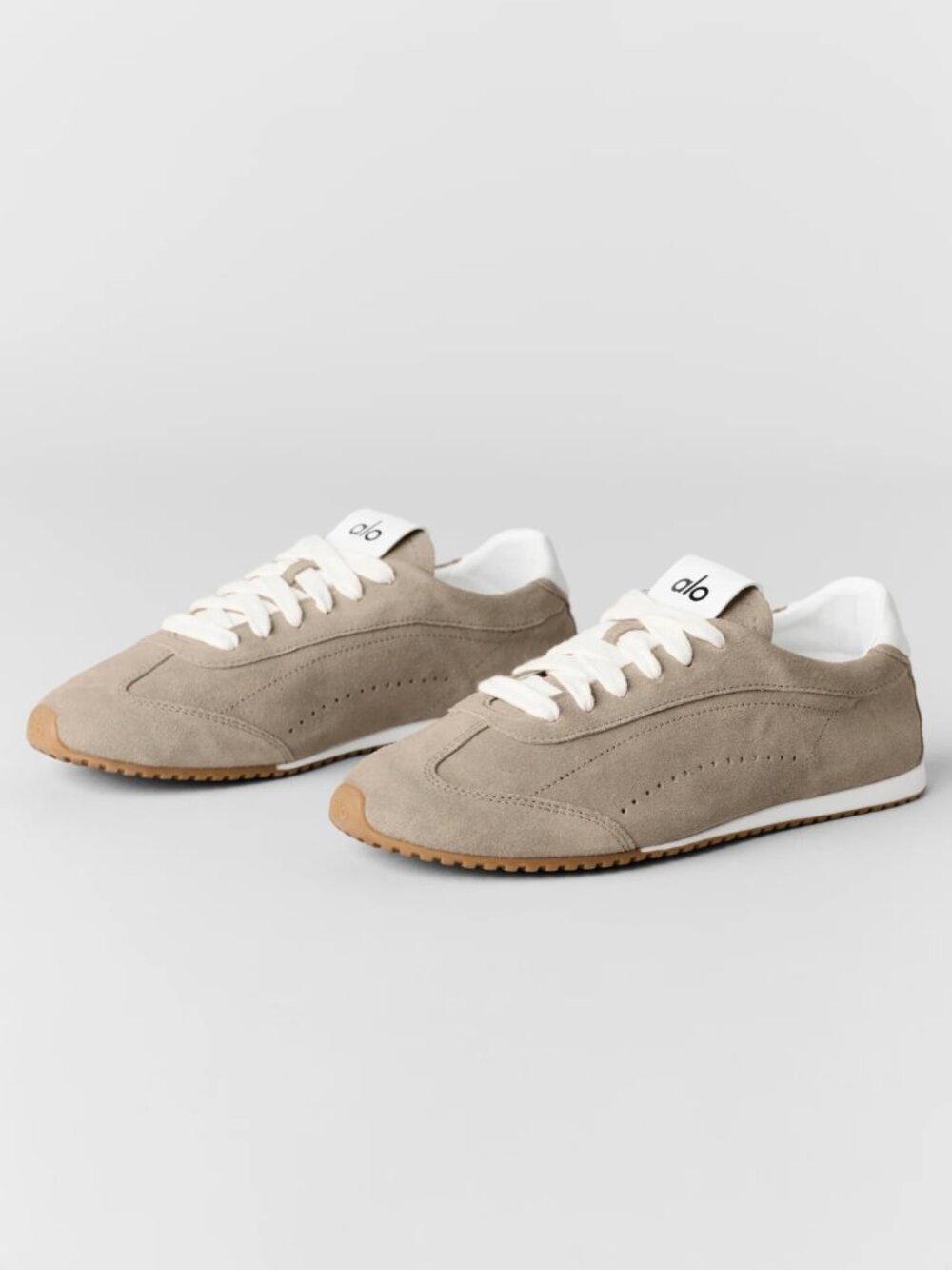 NWT ALO Sunset Sneaker (Unisex) in Gravel color